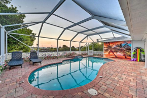 Canalfront Cape Coral Home with Kayaks and Bikes!, Matlacha